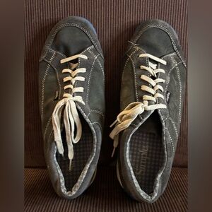 Simple Women's Olive Lace-Up Athletic Shoes